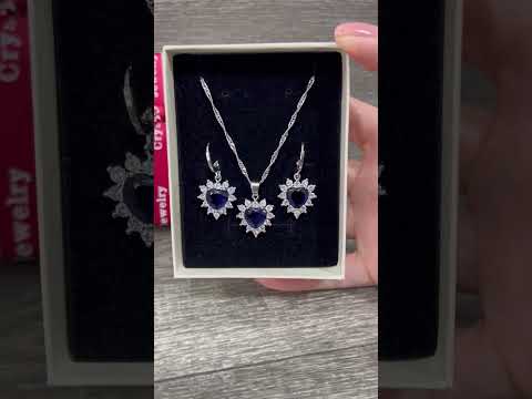 Оригинальный подарок девушке набор "Сердечки Сапфир в серебре" колье и серьги с цирконами в коробочке - фото 1 - id-p2199864075