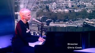 Annie Lennox - In The Bleak Midwinter (Live On The Andrew Marr Show)