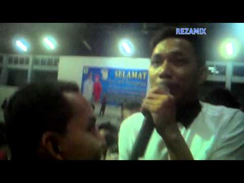 Norman Kamaru - Cinta Cinta - Show in Barabai 2014