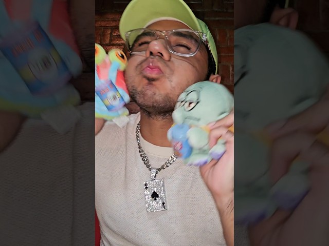 Vídeo relacionado con Snackles Peluche de 35 cm de Personaje Bob Esponja de ZURU, Peluche con Accesorio de Snacks (Gary The Snail)