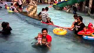 preview picture of video 'berenang'