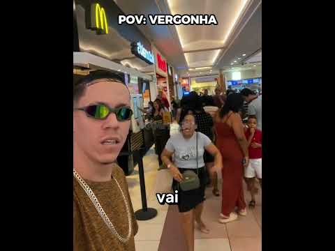 a mãe gritando junto dele KKKKKKK 🗣️ #engraçado #humor #vergonha