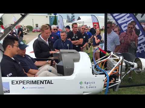 FAA Administrator Huerta flies eSpirit!