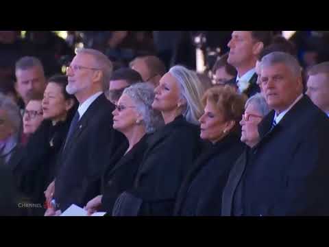 ‘’To God Be The Glory’’ (A Deus Demos Glória)15 C.C