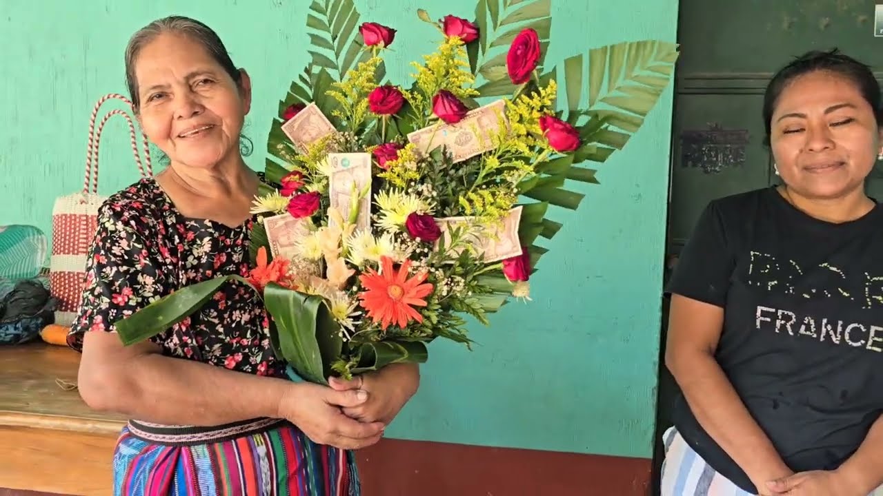 El otro hijo de doña Catalina le celebra su cumpleaños. 
