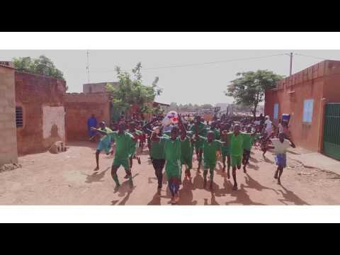 Amzy - Je cours comme Nakoulma (Clip Officiel )