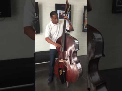 Robert Hurst's face Milt Hinton's Italian bass