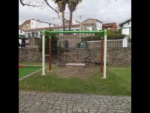 Viandar de la Vera, Viandar de la Vera renueva su zona infantil. www.arcoiristt.es