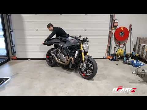 Motorhoes en motorslot