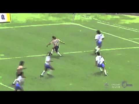 Atajadas Pablo Larios Iwasaki.