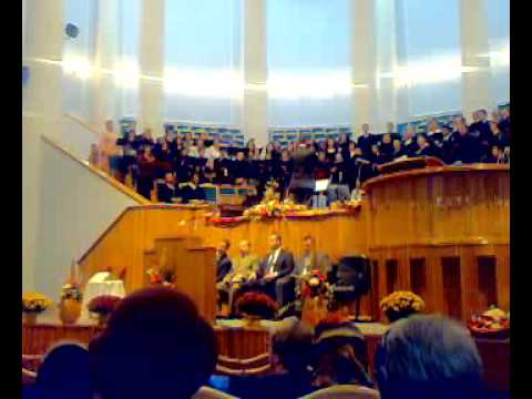 Tot mai sus se inalta cantarea mea - Corul Bisericii Emanuel Oradea 2011.mp4