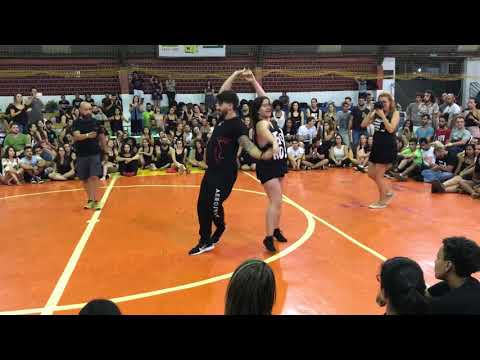 Luisa Aranda - Exame para o colar vermelho - Pé Descalço