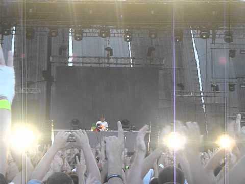 Armin van Buuren - Outro Attempt no.1 :) + Speech@TMDW 04.08.2012 Romania