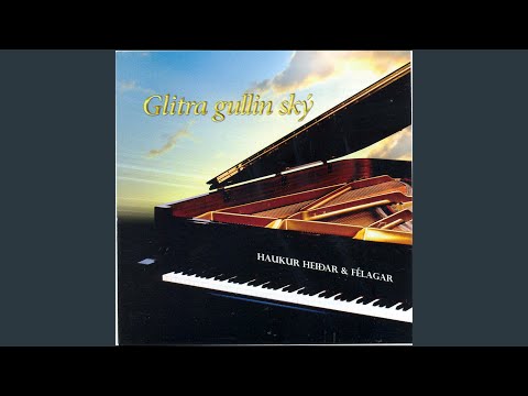 The man who plays the mandolino