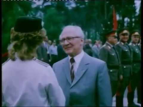 NVA Manöver und Zeremonie, fallschirmjäger, 1984