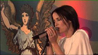 Andrea Corr - Pale Blue Eyes + Interview (Isle of Wight Festival)