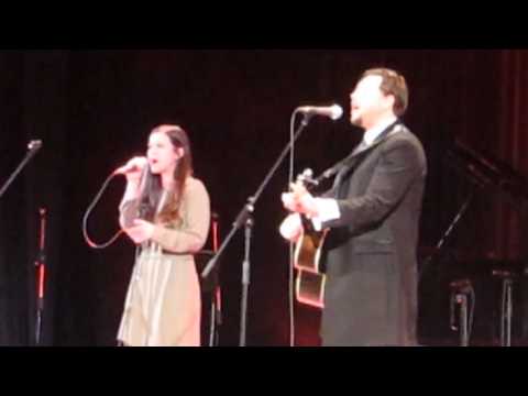 Tjašina zgodba - Gal in Severa Gjurin: Svila in lan