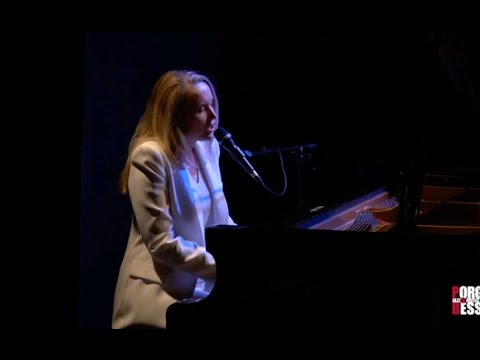 Sarah McKenzie - I WISH YOU LOVE (Live in Vienna)