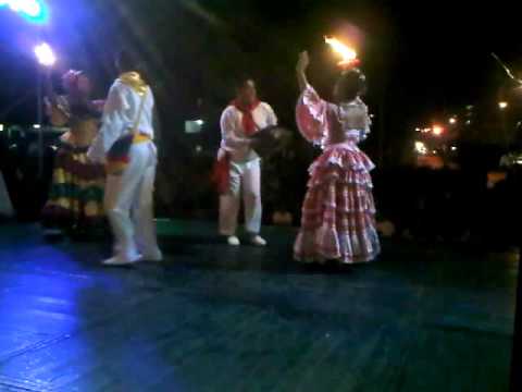 Mirleth Mercado Macausland y Gustavo Ramirez bailadores de cumbia 7 bocas 2013