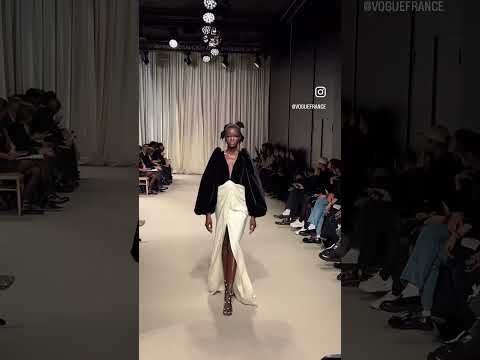 VOGUE FRANCE.#selection #trends #videoshort #runwayshow #parisfashionweek #fw24 #voguefrance