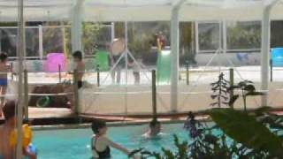 preview picture of video 'Piscine Couverte du camping les parcs à pénestin'