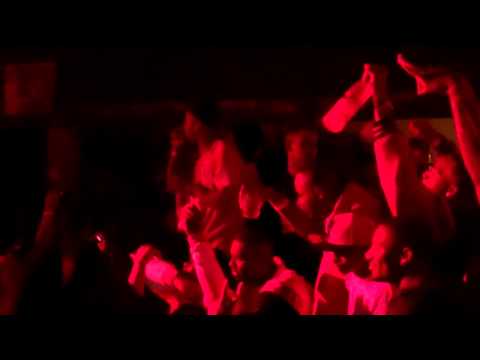 Joe Moses performs "Go bitch"