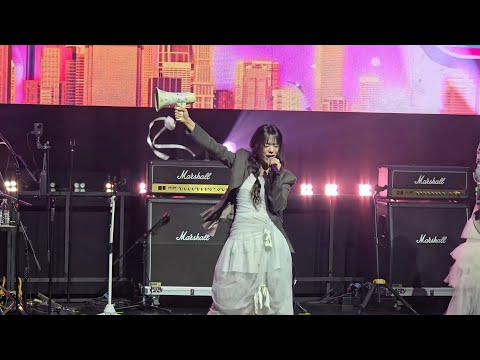20260427 QWER 'CEREMONY' Showcase 직캠 (Full Ver)