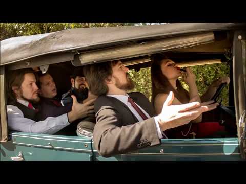 Apresentando Bloody Mery e os Dry Martinis