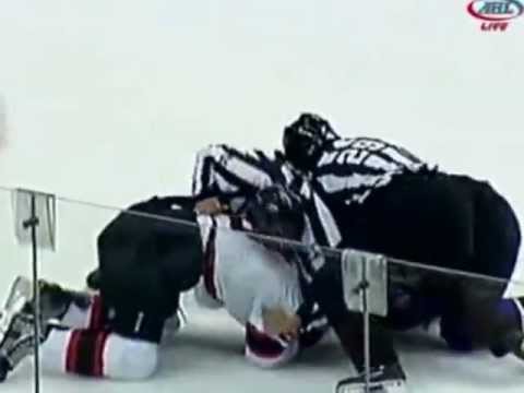 Hockeyfighters.cz  Richard Clune vs Dan Kelly.wmv
