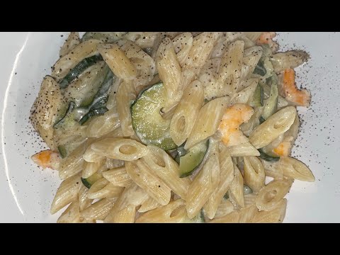 PASTA ZUCCHINE, GAMBERETTI E PANNA❗️ cremosa e dal gusto unico, un piatto veloce e davvero buono❗️