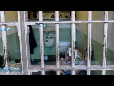 SONO FINITO IN ISOLAMENTO!! The escapists 2