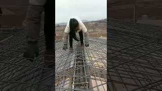 Download lagu Wanita pekerja bangunan paling tangguh #shorts mp3