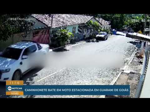 Caminhonete bate em moto estacionada em Guarani de Goiás