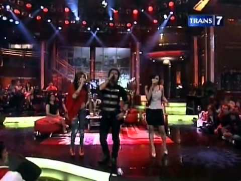 Charly Ft Putri Penelope - Aku Padamu @trans7