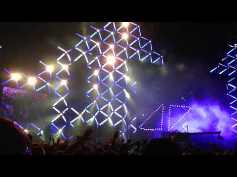 Avicii Live @ UMF 2013 - ID2