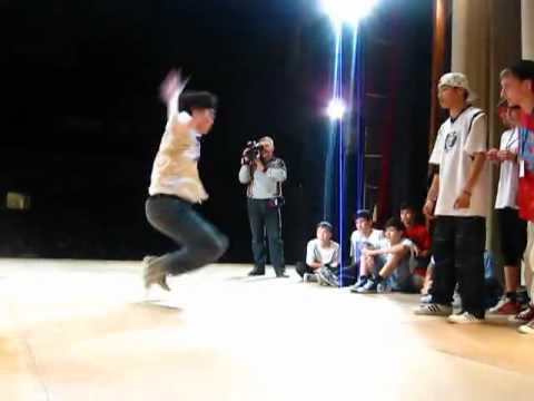 Bboy Jony/Bboy BigBon vs Bboy KazaX/Bboy Bambu4a.mp4
