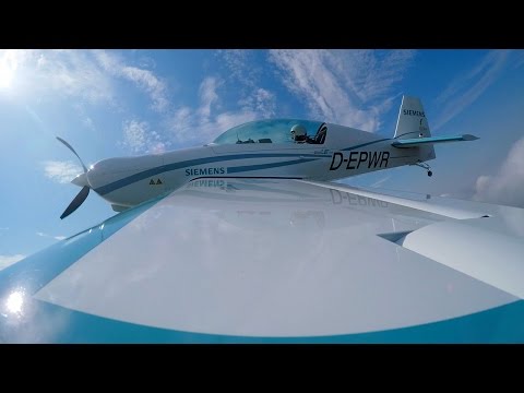 Extra 330 : l'avion électrique le plus rapide du monde