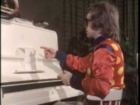Elton John - Tiny Dancer (Live in 1970)