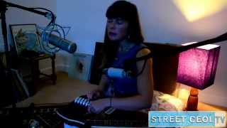 Street Ceol TV - Laura Ann Brady - The Darkness