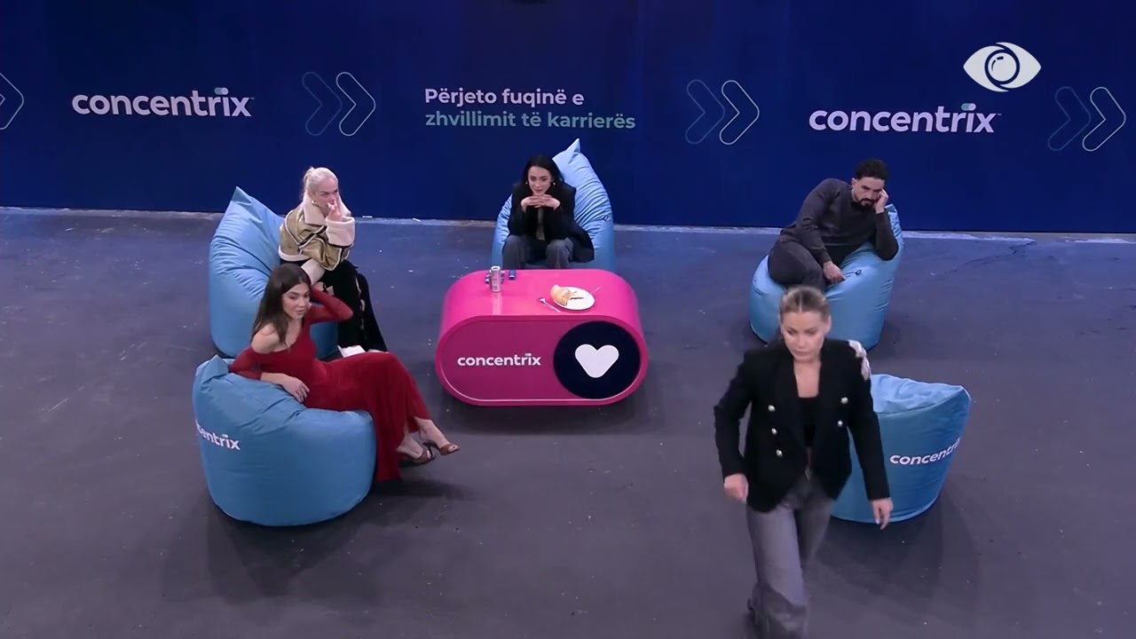 Jozi dhe Valbona i përgjigjen telefonatës së tyre në italisht