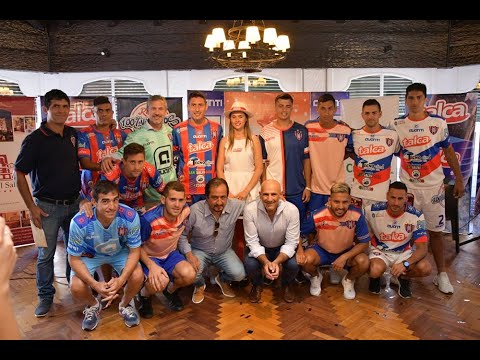 Villa San Antonio presentó su indumentaria deportiva para la temporada