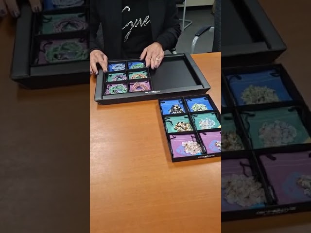 Výstavní kazeta na 12 řetízků