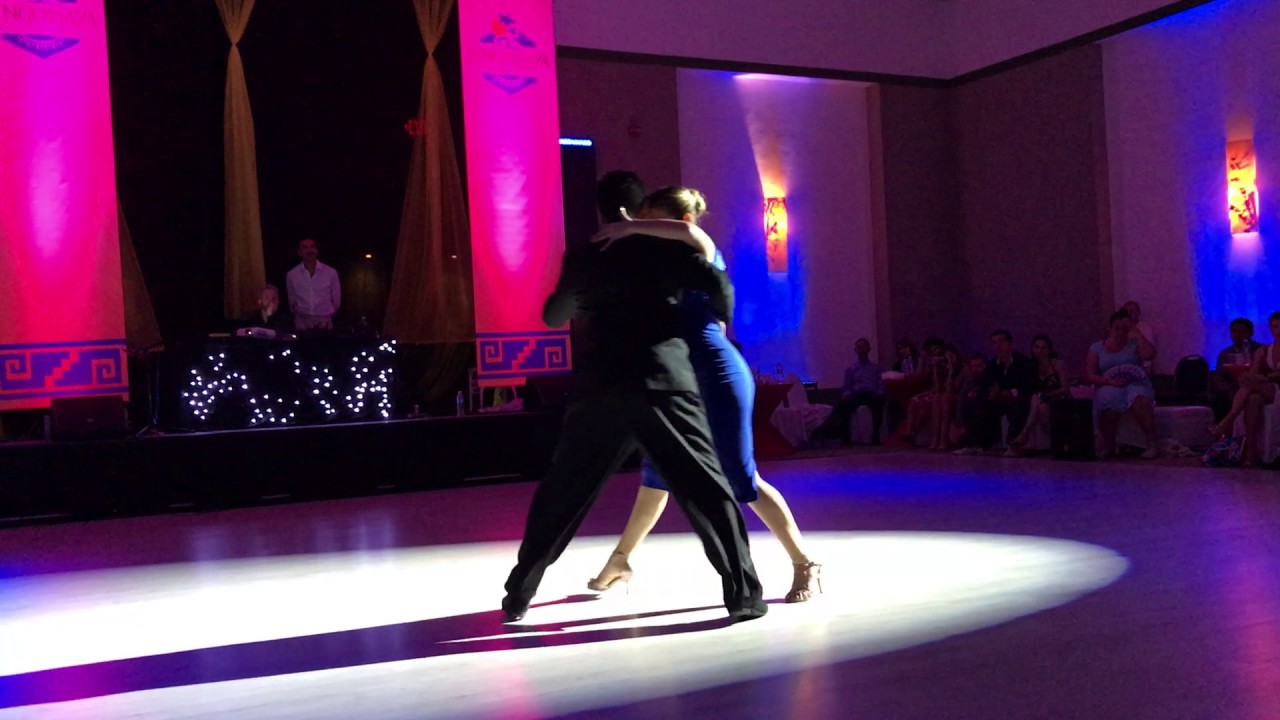 Carlos Espinoza & Noelia Hurtado