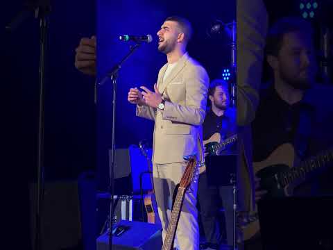 Lounes Amrane chante takfarines hommage à MATOUB