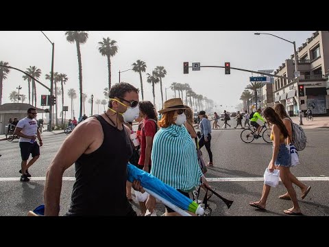 Video Thumbnail: Amerikaner zieht's an den Strand: Pack die Badehose (und die Schutzmaske) ein