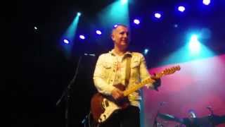 Oh no not you again ;James Reyne singing Crawl songs