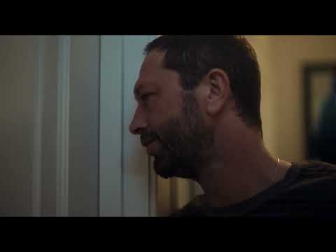 Mikey's death & funeral (The Bear 3x01)