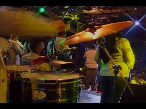 Ajena (En Vivo)
