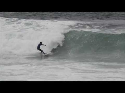 Nice waves and fun surfing at Les Estagnots