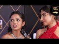 Fun Red Carpet Moment At GNT IWMBuzz Digital Awards